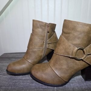 Kiss Brown Ankle Boots for Women